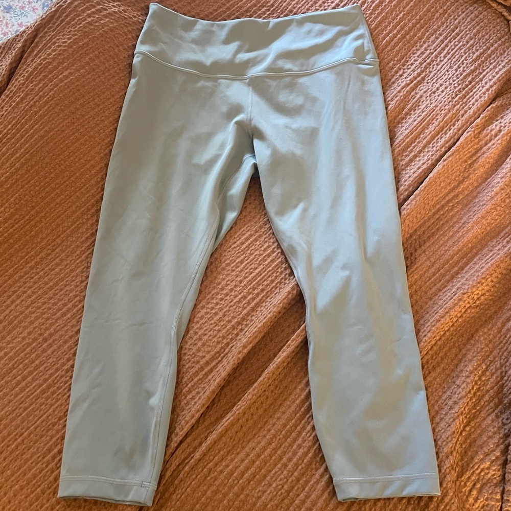 Lululemon Wunder Train Contour Fit High-Rise Crop 23 in. Size 14
